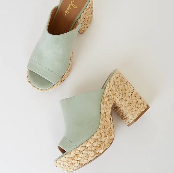 Lulus Platform Slide Sandals - Picture 2 of 4